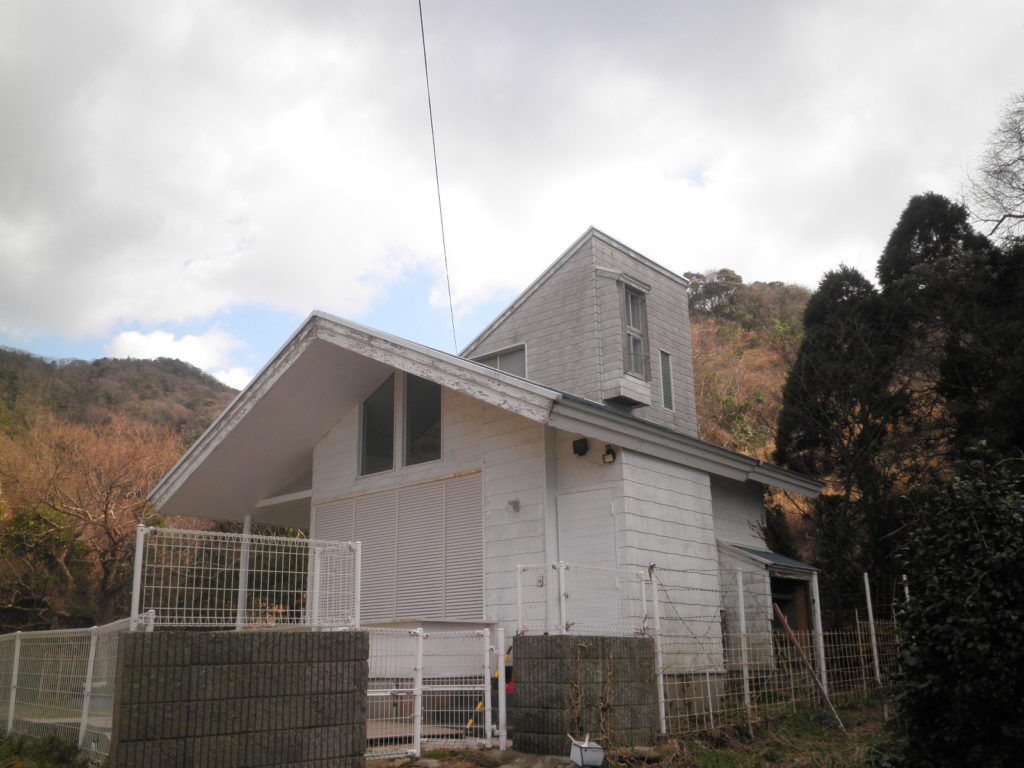 美保関町　M様別荘　外壁屋根塗装工事_施工前
