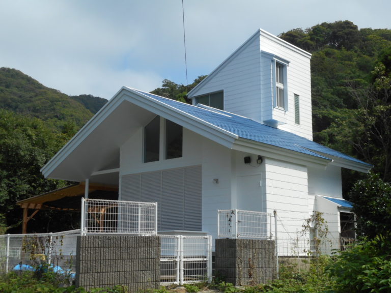 美保関町　M様別荘　外壁屋根塗装工事_完成