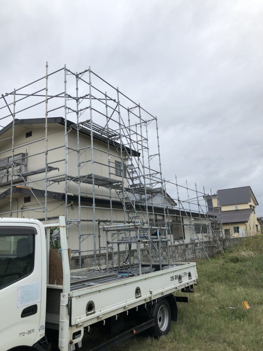 屋根葺き替え工事開始!