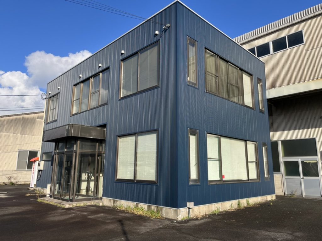 米子市夜見町_某テナント_外壁カバー工法工事