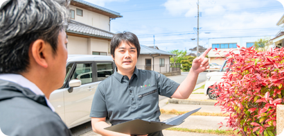 現地調査している様子
